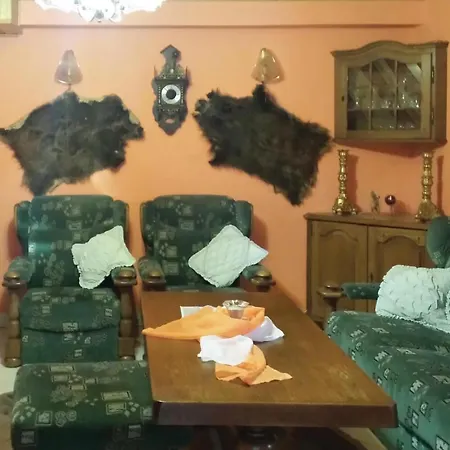 2 Bedroom Lovely In Retowo 4 アパート